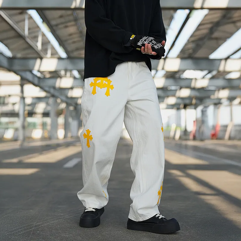 P236 💰 (Top version) chrome hearts ss25 new yellow Miami patchwork leather jeans. Styles with different wash textures, very friendly to people with thin legs and thick legs. The slightly flared version is very flattering to the leg shape. The timeless moderate length makes it easy to match casually. It has the basic styling foundation for various styles and is a must-have in the wardrobe! The fabric is stiff but also makes the upper body soft without losing texture. The washing process is even more perfect. It is a must-have item for everyone! ! !  Color: white Size: 30-32-34-36 30 32 34 36 Waist circumference 80 85 90 95 Sitting circumference 105 110 115 120 Foot opening 46 47 48 49 External length 102 103 104 105